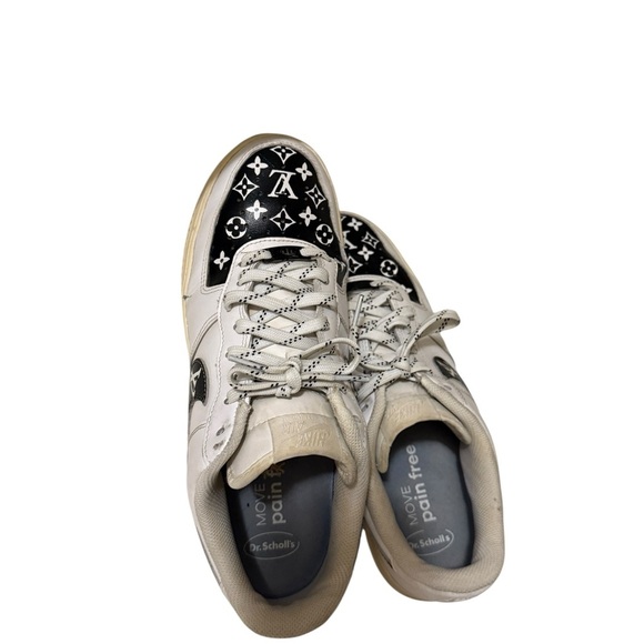 Nike Custom Black and white Sneakers - Picture 5 of 16